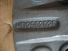 ２５５２０２６,豪沃　９孔后鋼板蓋板　豪沃,濟南小清河汽配有限責(zé)任公司
