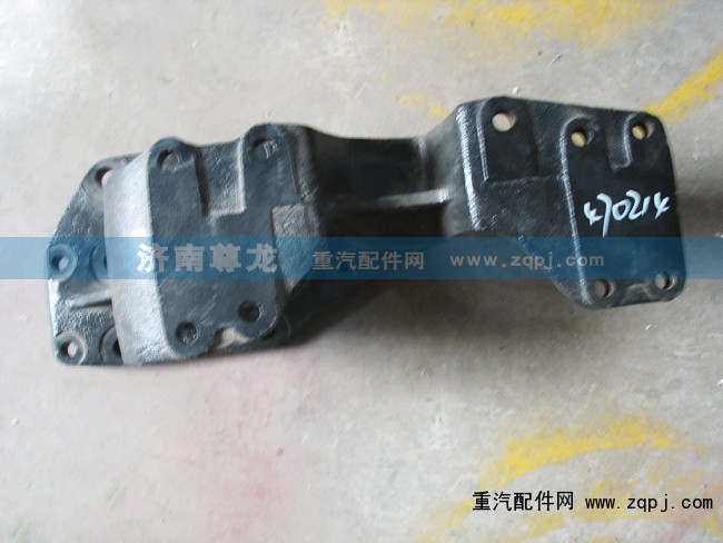 DZ9100470214,陜汽德龍F(tuán)3000方向機(jī)支架,濟(jì)南尊龍(原天盛)陜汽配件銷售有限公司