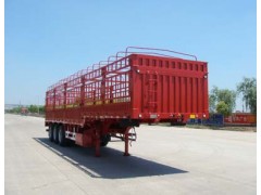 ,半掛車、挖掘機運輸車,梁山龍達工貿(mào)有限公司