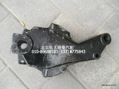 H0292190031A0,二橋左板簧前支架,北京遠大歐曼汽車配件有限公司