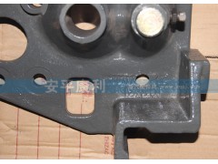 AZ1682430232,AZ1682430232-駕駛室翻轉(zhuǎn)支架-右--HOWO,山東康潤機(jī)械制造有限公司