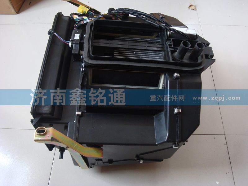 重汽豪沃A7暖風(fēng)機總成  AZ1664820002/AZ1664820002