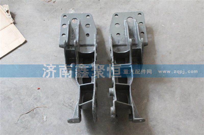 1642440082,HOWO 液壓鎖下支架 右,濟(jì)南鑫聚恒汽車配件有限公司