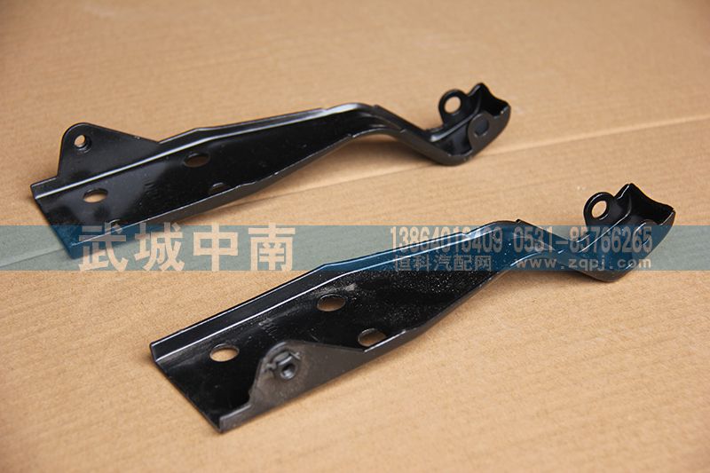AZ1642110033,左前臉合頁 豪沃,濟南武城重型車外飾件廠