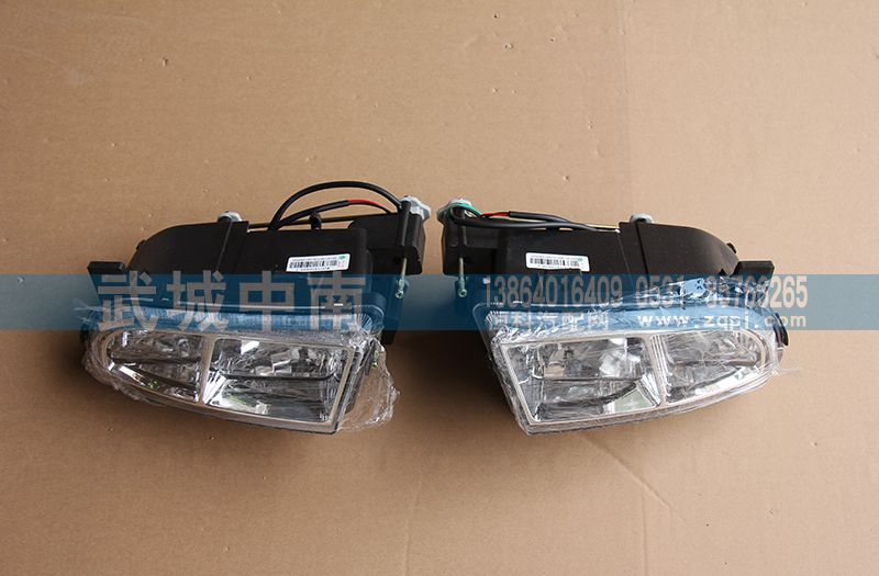 AZ9719720025,左前霧燈 豪沃10款,濟(jì)南武城重型車(chē)外飾件廠