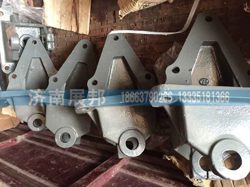TZ56075200049,特價(jià)促銷豪沃礦車前簧前支架,濟(jì)南冠澤卡車配件營(yíng)銷中心