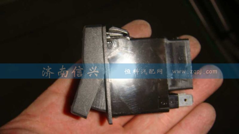 WG9925581040,暖機(jī)開關(guān),濟(jì)南信興汽車配件貿(mào)易有限公司