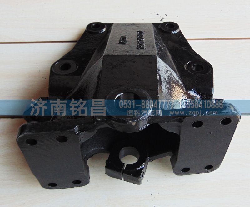 1328129202004,歐曼前簧后支架,濟(jì)南銘昌汽車(chē)配件有限公司