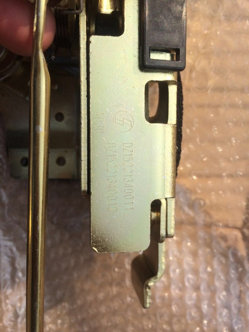 DZ15221340012,,濟(jì)南誠(chéng)志重型汽車駕駛室鈑金件專賣