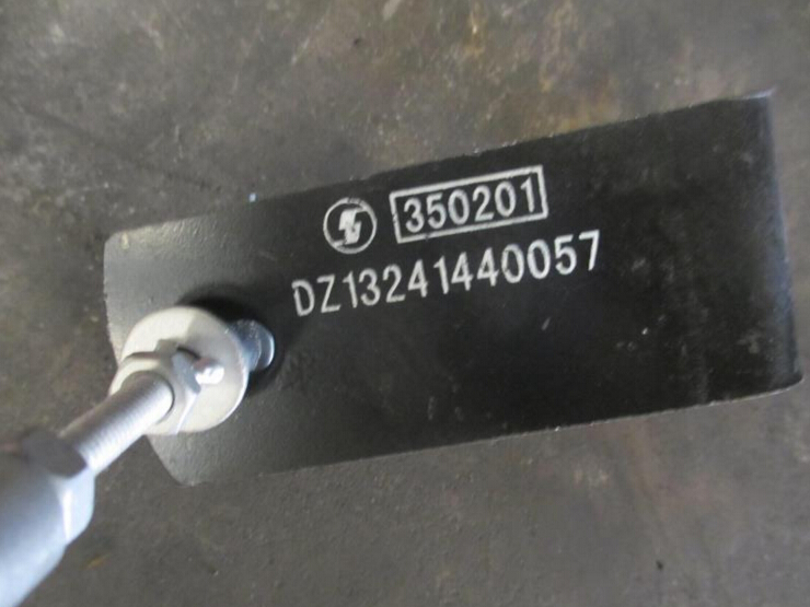 DZ13241440057,U型支架,濟(jì)南尊龍(原天盛)陜汽配件銷(xiāo)售有限公司