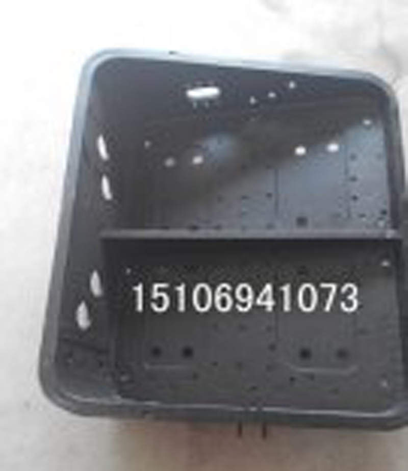 1325336100003,電瓶箱體,濟(jì)南鑫誠旭歐曼汽車配件有限公司