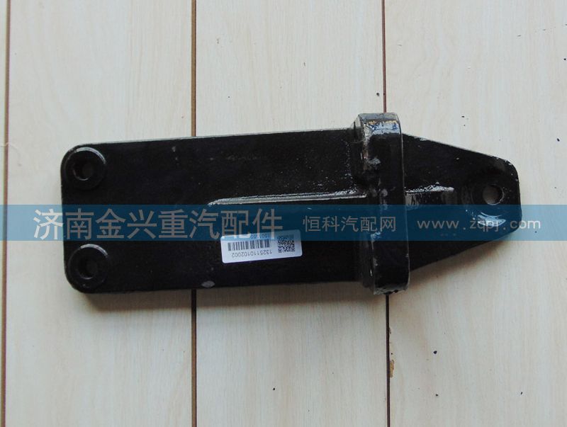 141811018002,發(fā)動(dòng)機(jī)托架,濟(jì)南聯(lián)樂汽車零部件有限公司