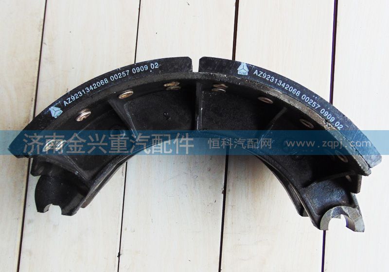 WG9231342070,后制動(dòng)蹄總成,濟(jì)南聯(lián)樂(lè)汽車(chē)零部件有限公司