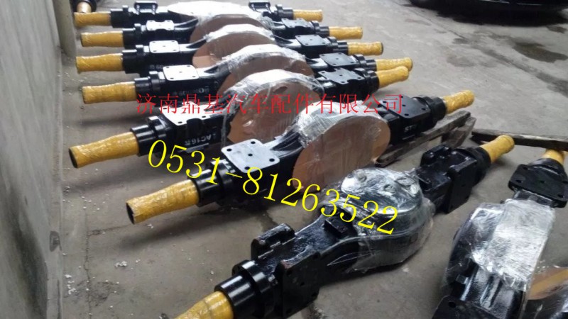 DZ9112330165,陜汽漢德車橋后橋殼,濟南鼎基重汽配件有限公司