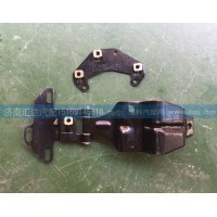 陜汽德龍新M3000前臉合頁DZ15221110110