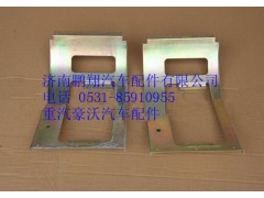 WG1642240108,重汽豪沃08款霧燈支架右,濟(jì)南鵬翔汽車配件有限公司