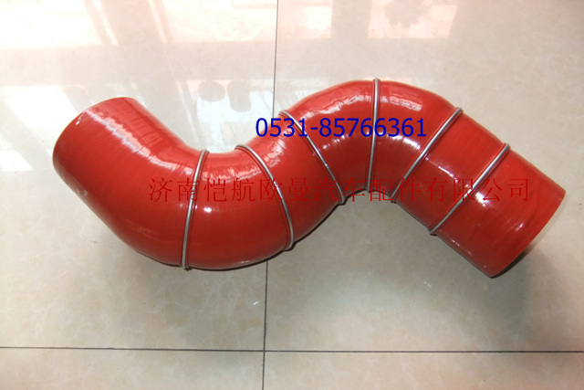 H0119305067A0,中冷器出氣軟管自卸,濟南愷航歐曼汽車配件有限公司