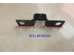 1B24953100462,保險杠防滑板支架2,濟(jì)南愷航歐曼汽車配件有限公司