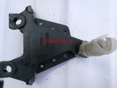 SZ970000023,德龍前板簧中間支架,濟南聯(lián)樂汽車零部件有限公司