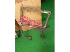 wg1682230728,新斯太爾輪罩右支架,濟南鵬翔汽車配件有限公司