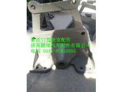 WG9925520308,豪沃T7后板簧右支架,濟南鵬翔汽車配件有限公司