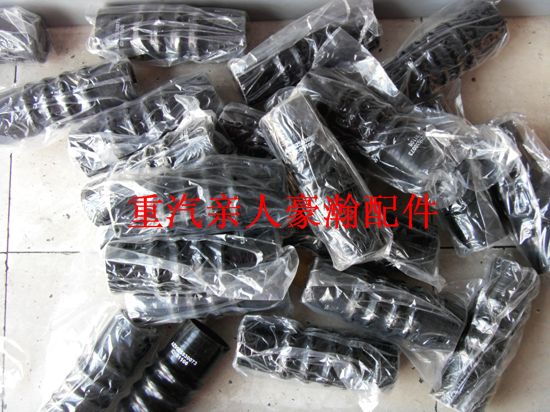 重汽豪瀚配件豪瀚出水膠管 重汽豪瀚中冷器出水軟管/AZ9525530073
