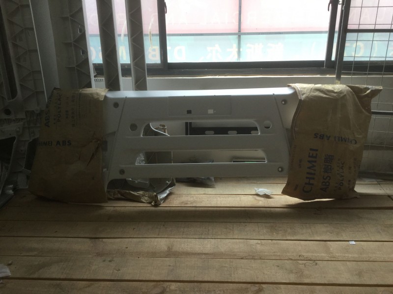 汕德卡C7H保險(xiǎn)杠總成/812W41610-0003