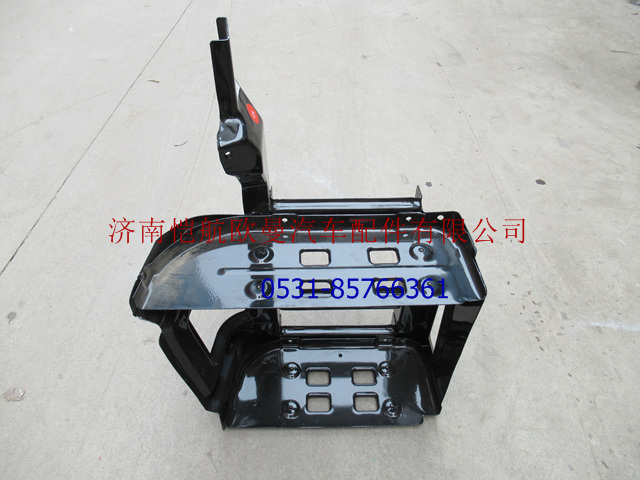 H2545013014A0,腳踏板護罩支架新VT右,濟南愷航歐曼汽車配件有限公司