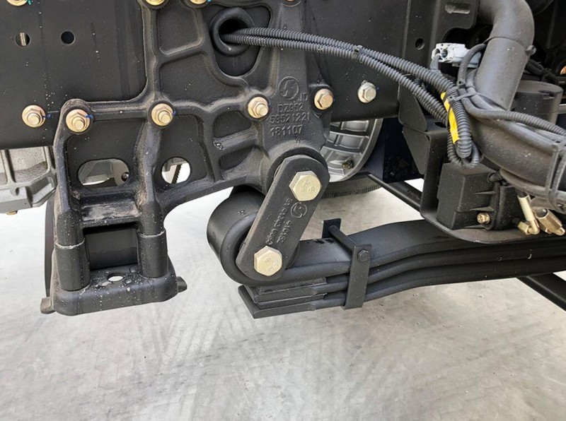 81.41303.0080  板簧連接板   Connecting rod/81.41303.0080
