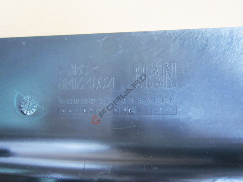 81.41614-0021  MAN保險(xiǎn)杠上右裝飾板TGA/81.41614-0021