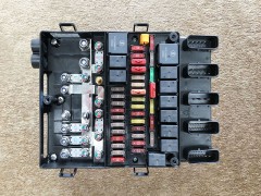 DZ93189712170,底盤中央電器盒，Chassis central electrical box,濟(jì)南向前汽車配件有限公司