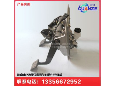 AZ9925360067,新款T7H加寬型組合踏板支架,濟南冠澤卡車配件營銷中心