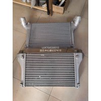 中冷器水箱LG9704530010，四孔中心距632*410