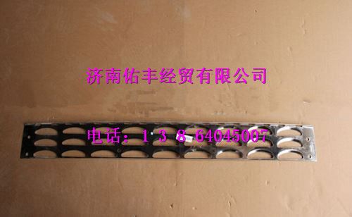 WG1664240017,重汽豪沃A7保險(xiǎn)杠高位防滑板WG1664240017,濟(jì)南佑豐經(jīng)貿(mào)有限公司（原鎬煜）