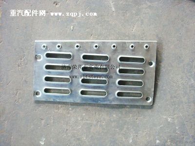 WG1642230021,WG1642230021.低位踏板防滑板(豪沃)右,濟南港新貿(mào)易有限公司